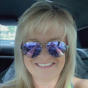 Meet your Posher, Sheila